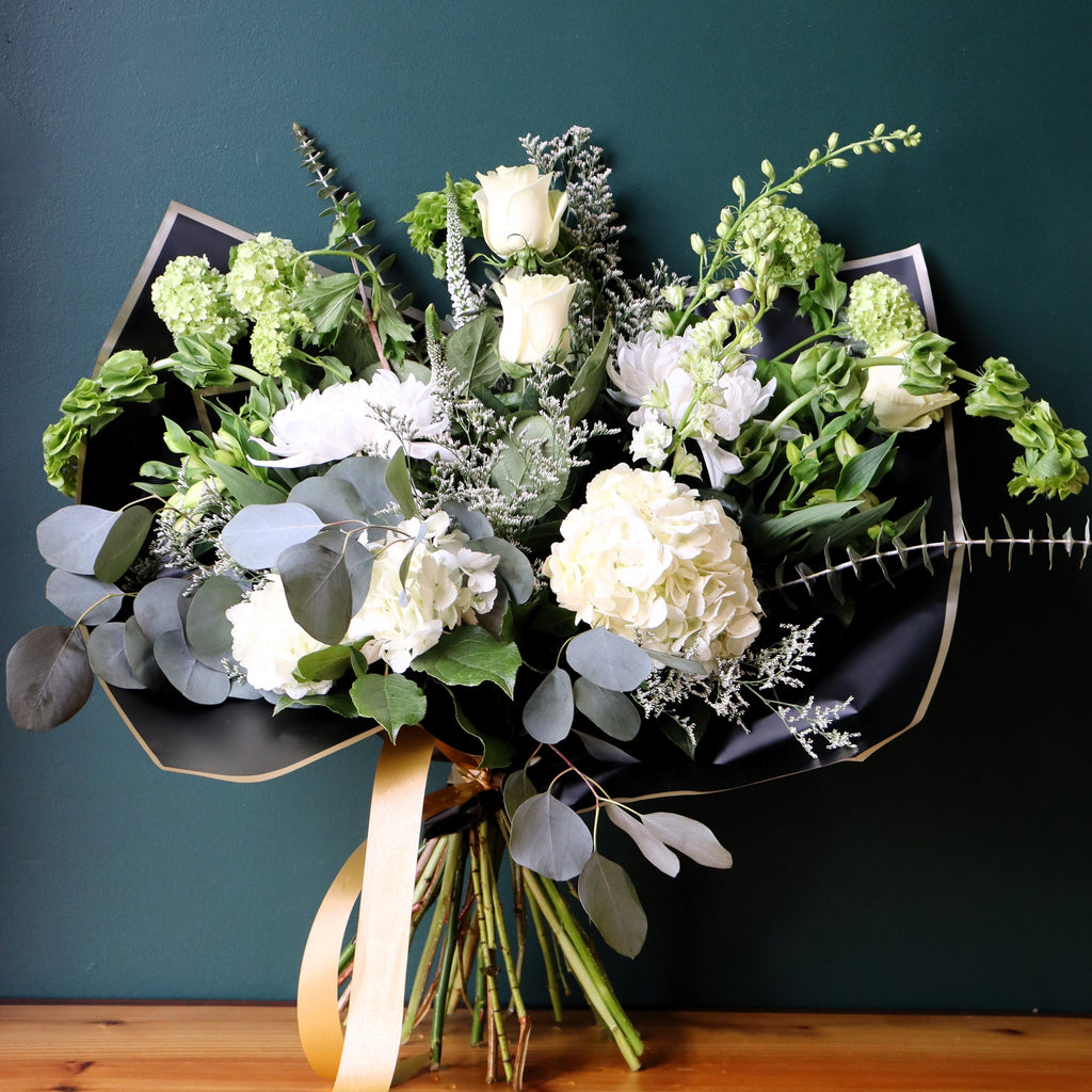 Blanc Elegance Bouquet