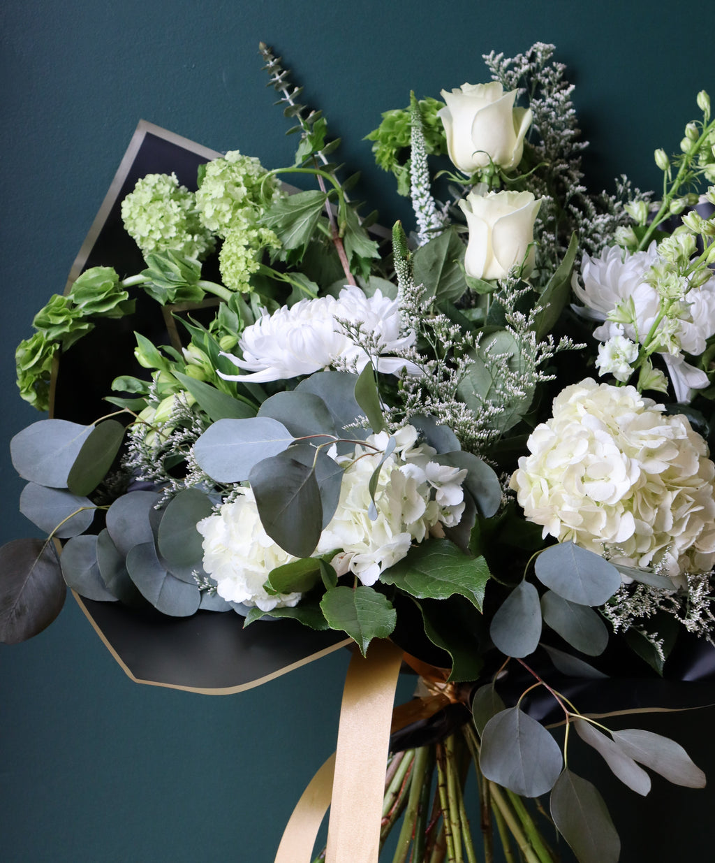 Blanc Elegance Bouquet